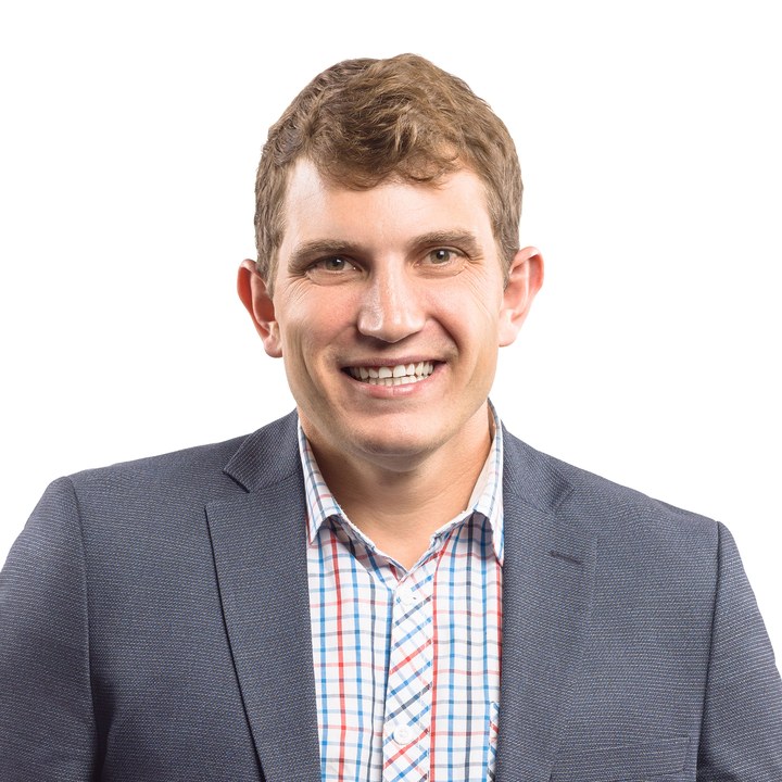 Jayden Backs, licensed Alberta mortgage broker